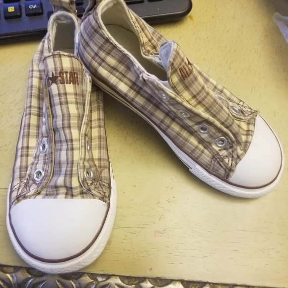 Converse Other - 🔴 Kids Converse plaid All Star shoes